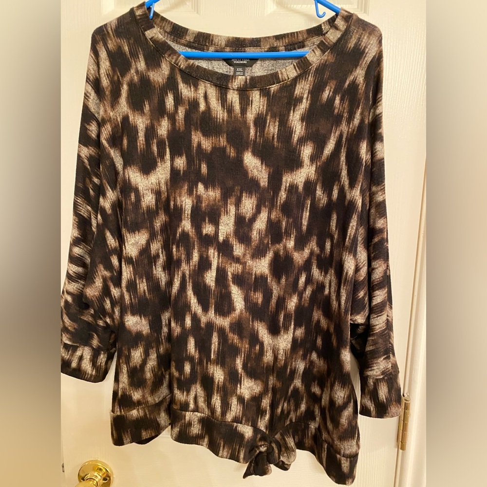 Simply Vera wang animal print blouse